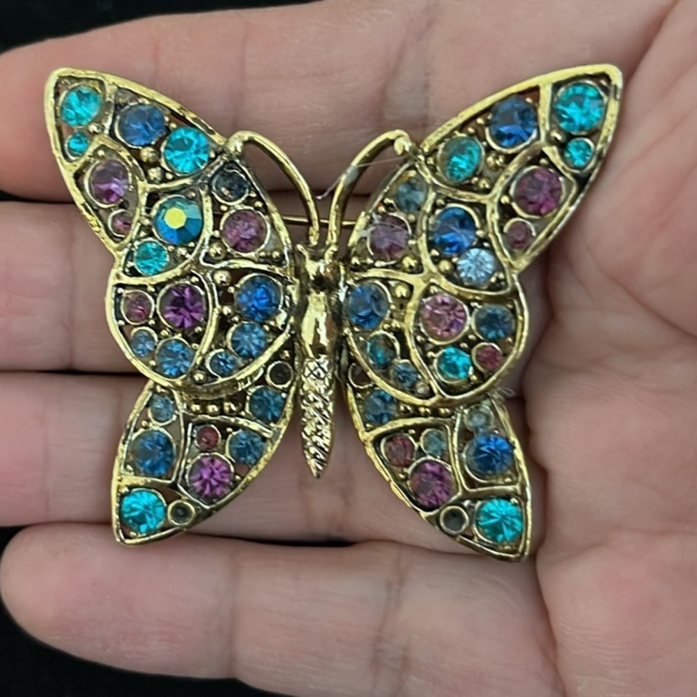 Hollycraft Signed Vintage Rhinestones Gold Tone Butterfly Brooch. MA